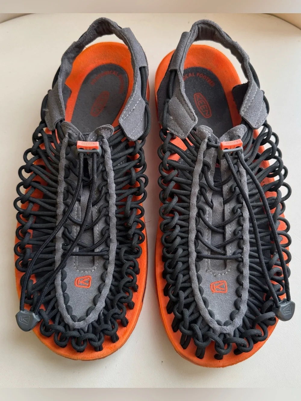 Keen Uneek Flat Gargoyle/burnt Orange - US 9.5 Men’s